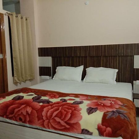 Adb Rooms Hotel De Pal พาราณสี ภายนอก รูปภาพ