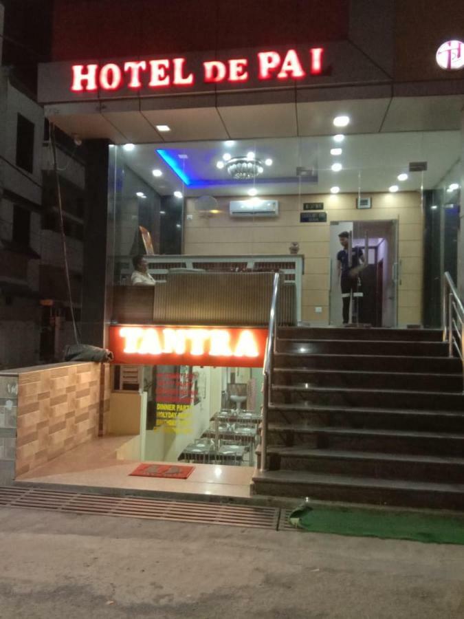 Adb Rooms Hotel De Pal พาราณสี ภายนอก รูปภาพ