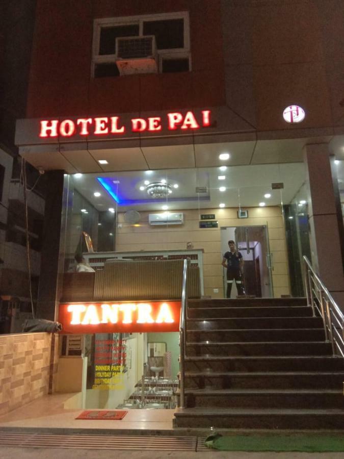 Adb Rooms Hotel De Pal พาราณสี ภายนอก รูปภาพ